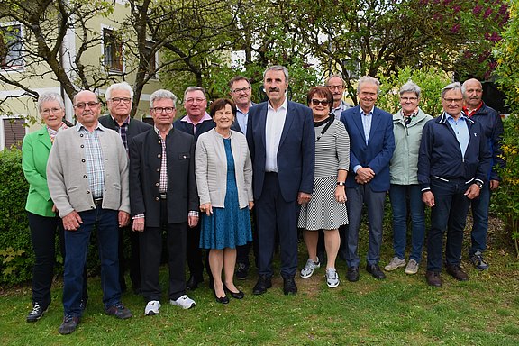 Vorstand mit Referenten der Ortsgruppe Altenberg D25_5205.JPG